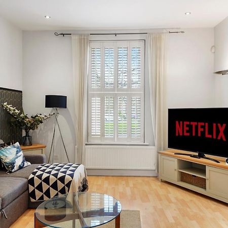 Pristine Stylish Townhouse On The Stray! - Sleeps 9 Villa Harrogate Exterior photo